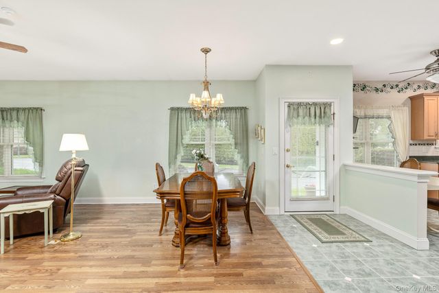 45 Oak Run, Stony Brook, NY 11790