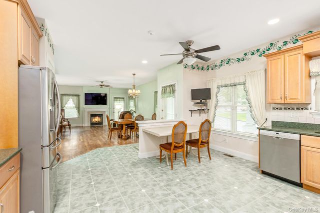 45 Oak Run, Stony Brook, NY 11790