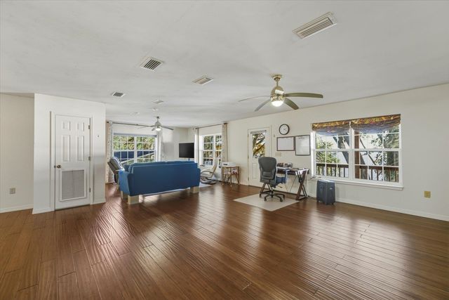 997 DRAKE ACRES Road, Quincy, FL 32351