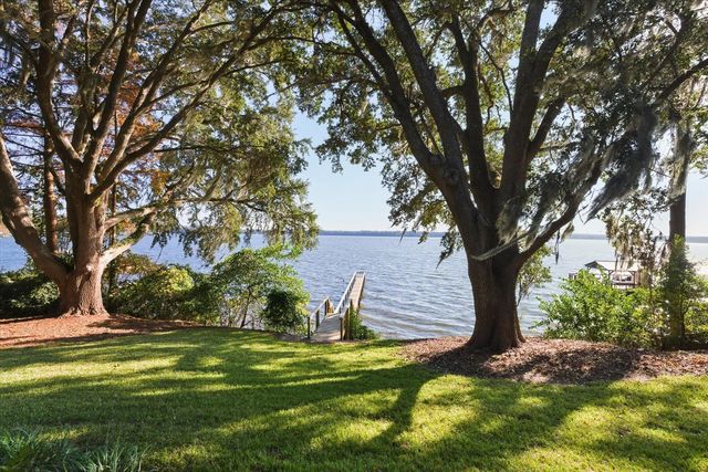 997 DRAKE ACRES Road, Quincy, FL 32351