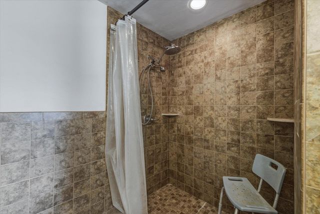 997 DRAKE ACRES Road, Quincy, FL 32351