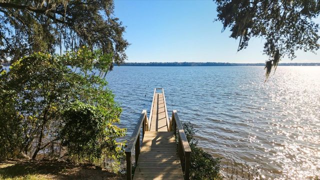 997 DRAKE ACRES Road, Quincy, FL 32351