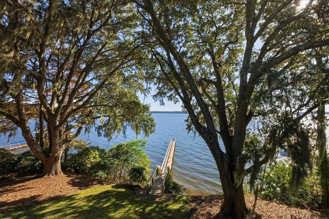 997 DRAKE ACRES Road, Quincy, FL 32351