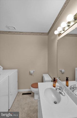 1111 HAMPDEN DR, Strasburg, PA 17579