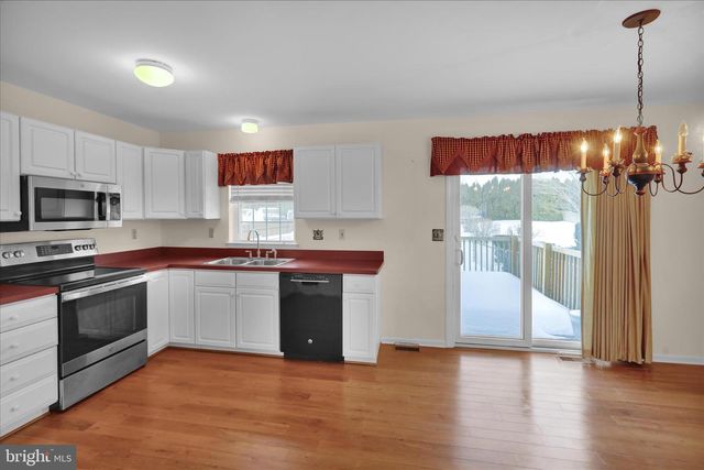 1111 HAMPDEN DR, Strasburg, PA 17579