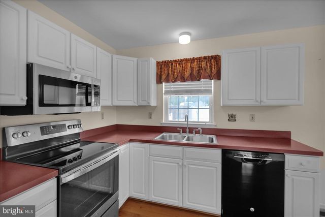 1111 HAMPDEN DR, Strasburg, PA 17579