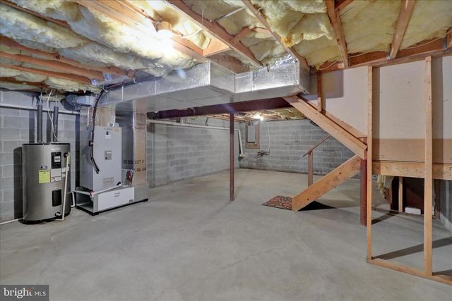 1111 HAMPDEN DR, Strasburg, PA 17579