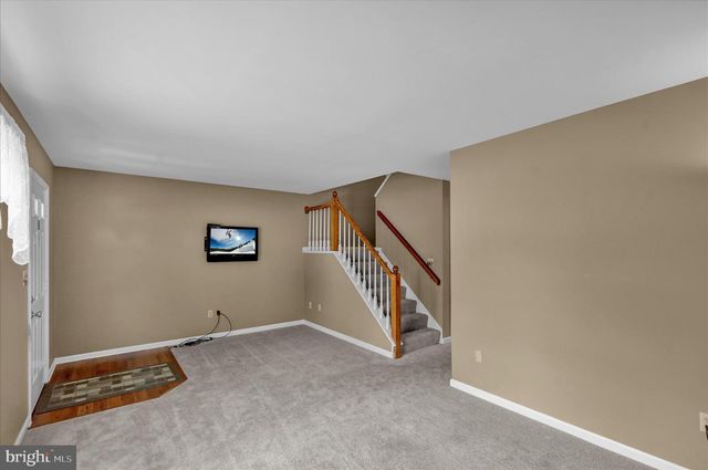 1111 HAMPDEN DR, Strasburg, PA 17579