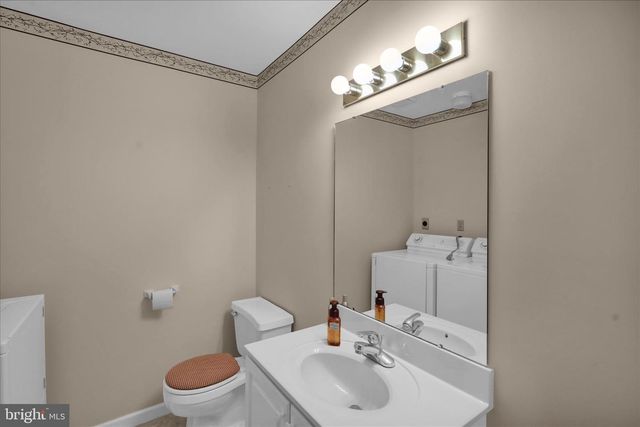 1111 HAMPDEN DR, Strasburg, PA 17579