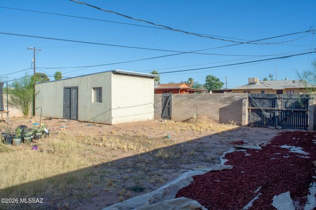 2610 E Cochise Vista, Tucson, AZ 85713