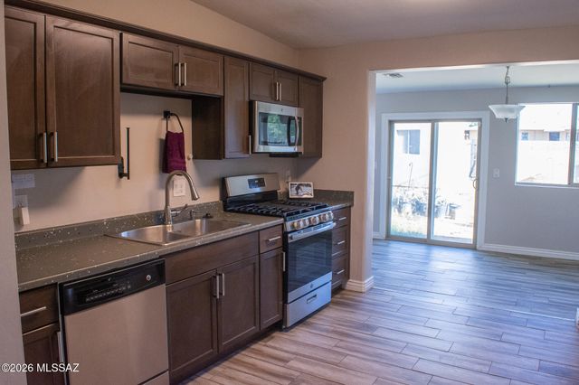 2610 E Cochise Vista, Tucson, AZ 85713