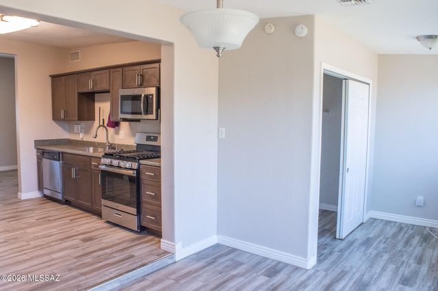 2610 E Cochise Vista, Tucson, AZ 85713