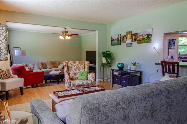 5736 Davis Road, Walkertown, NC 27051