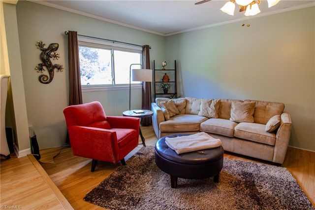 5736 Davis Road, Walkertown, NC 27051