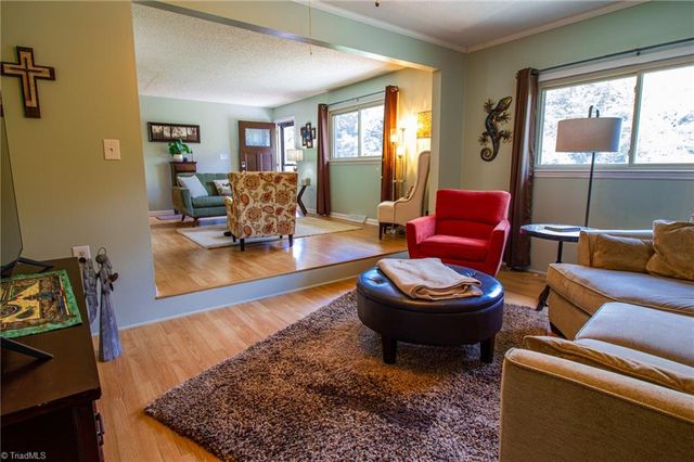 5736 Davis Road, Walkertown, NC 27051