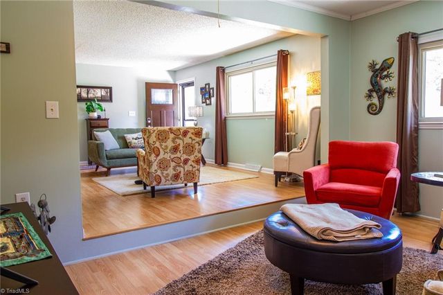 5736 Davis Road, Walkertown, NC 27051