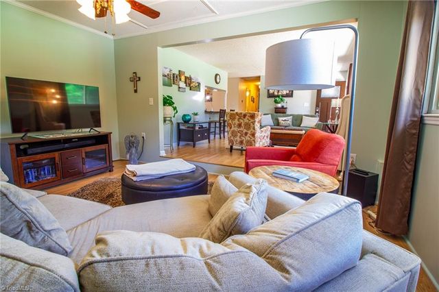5736 Davis Road, Walkertown, NC 27051