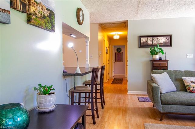 5736 Davis Road, Walkertown, NC 27051