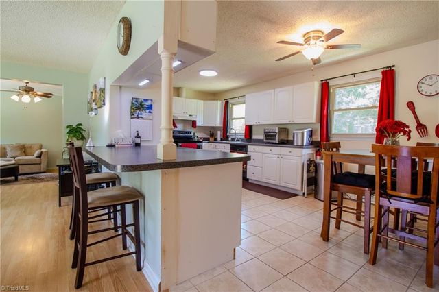 5736 Davis Road, Walkertown, NC 27051