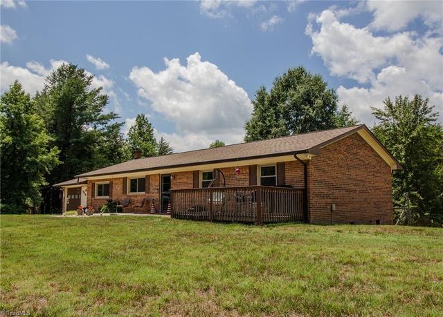 5736 Davis Road, Walkertown, NC 27051