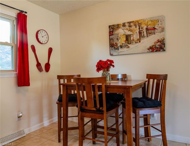 5736 Davis Road, Walkertown, NC 27051