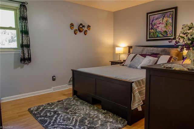5736 Davis Road, Walkertown, NC 27051