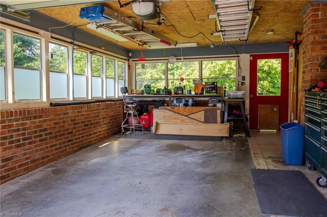 5736 Davis Road, Walkertown, NC 27051