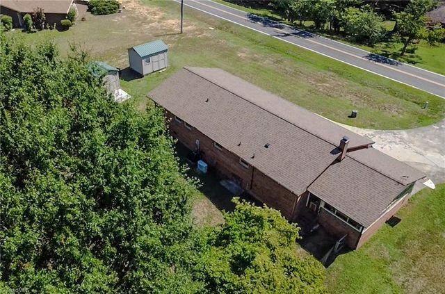 5736 Davis Road, Walkertown, NC 27051