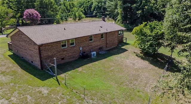 5736 Davis Road, Walkertown, NC 27051
