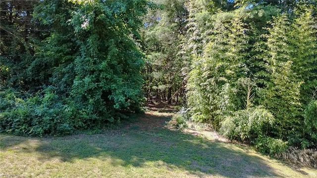 5736 Davis Road, Walkertown, NC 27051