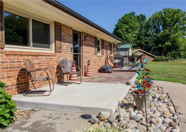 5736 Davis Road, Walkertown, NC 27051