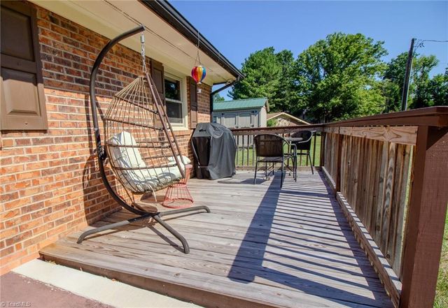 5736 Davis Road, Walkertown, NC 27051
