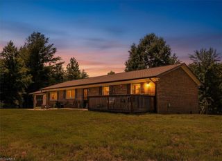 5736 Davis Road, Walkertown, NC 27051