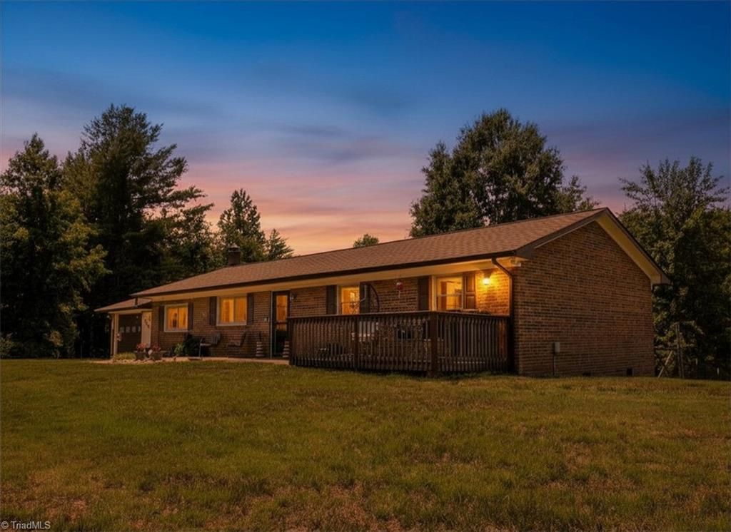 5736 Davis Road, Walkertown, NC 27051