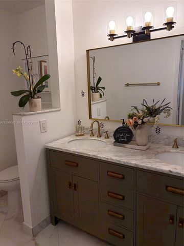 10441 Mahogany Key Circle 202, Miami, FL 33196
