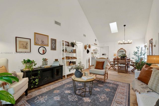 10441 Mahogany Key Circle 202, Miami, FL 33196