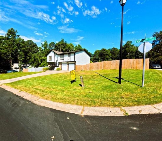 3695 Winterberry Lane, Snellville, GA 30039