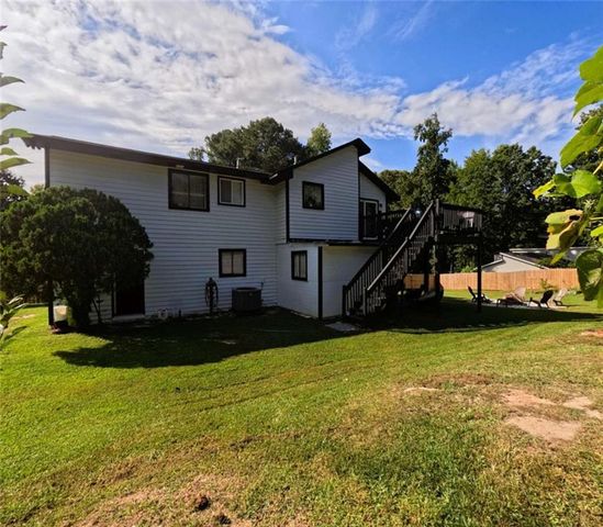 3695 Winterberry Lane, Snellville, GA 30039