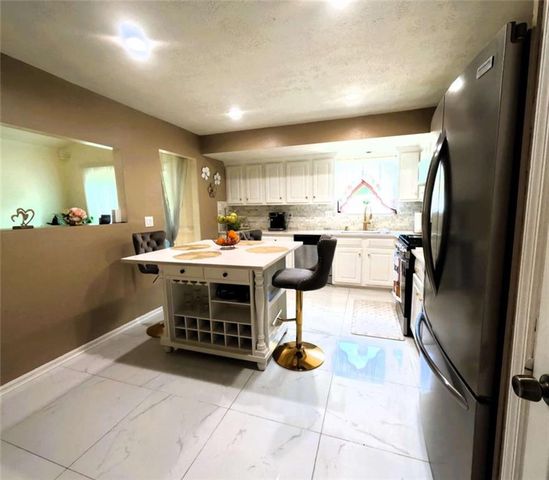 3695 Winterberry Lane, Snellville, GA 30039