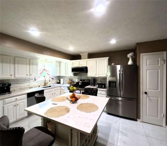 3695 Winterberry Lane, Snellville, GA 30039