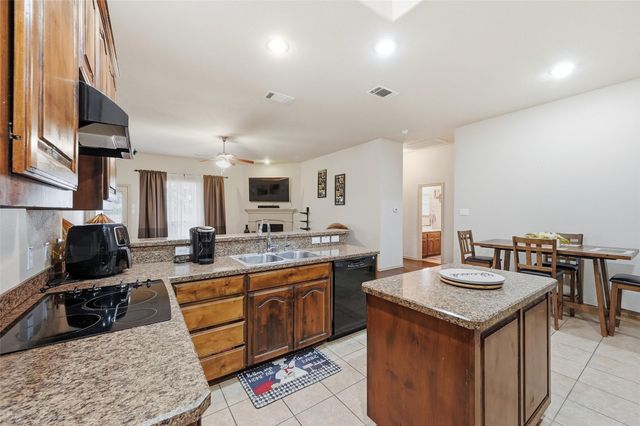 636 Martin Drive, Desoto, TX 75115