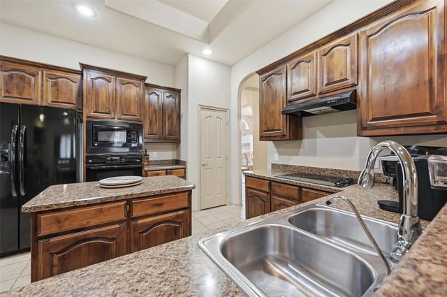 636 Martin Drive, Desoto, TX 75115