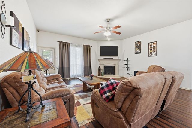 636 Martin Drive, Desoto, TX 75115