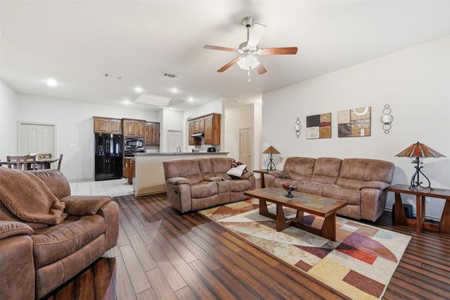 636 Martin Drive, Desoto, TX 75115