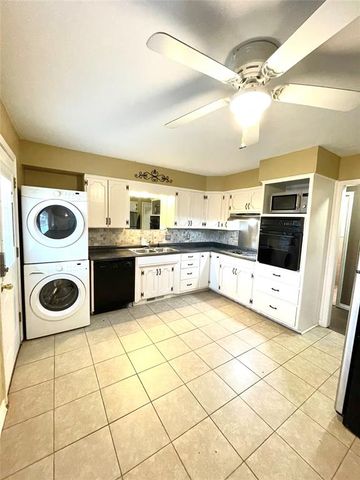 1100 Fenwick Place, Nichols Hills, OK 73116