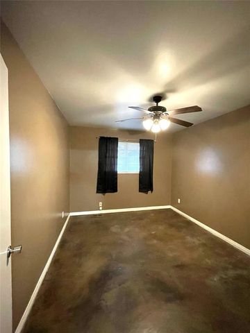 1100 Fenwick Place, Nichols Hills, OK 73116