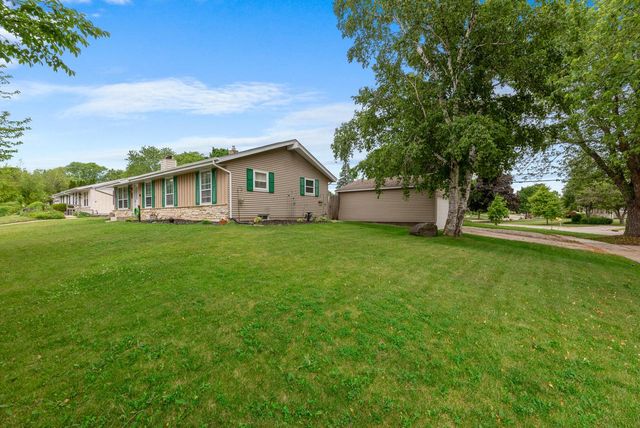 248 E Norport DRIVE, Port Washington, WI 53074