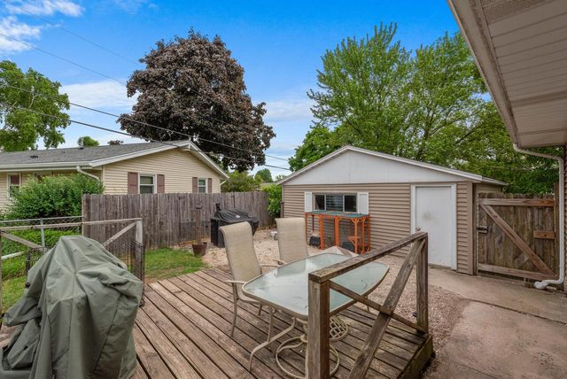 248 E Norport DRIVE, Port Washington, WI 53074