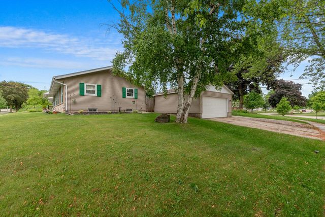 248 E Norport DRIVE, Port Washington, WI 53074