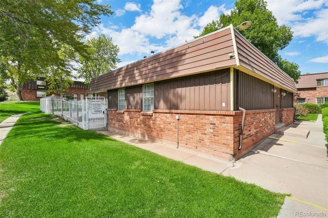 5835 S Lowell Boulevard, Littleton, CO 80123